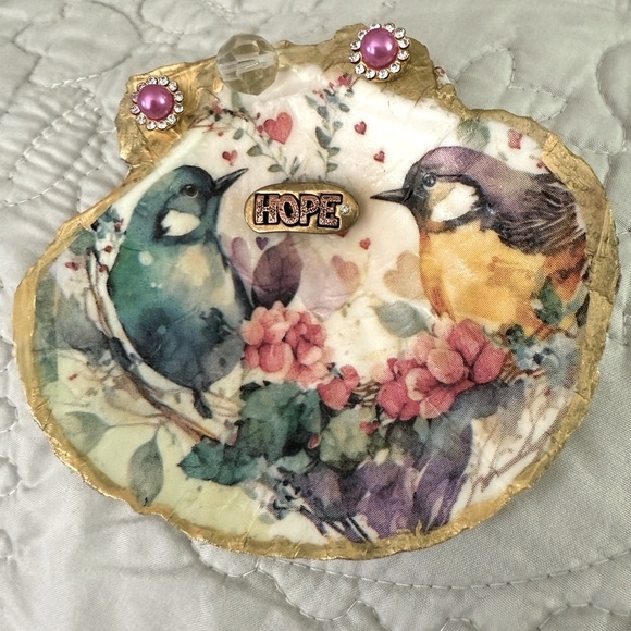 Hand Crafted Other - Shell Trinket Dish Clam Shell Trinket Dish Jewelry Dish with Stand